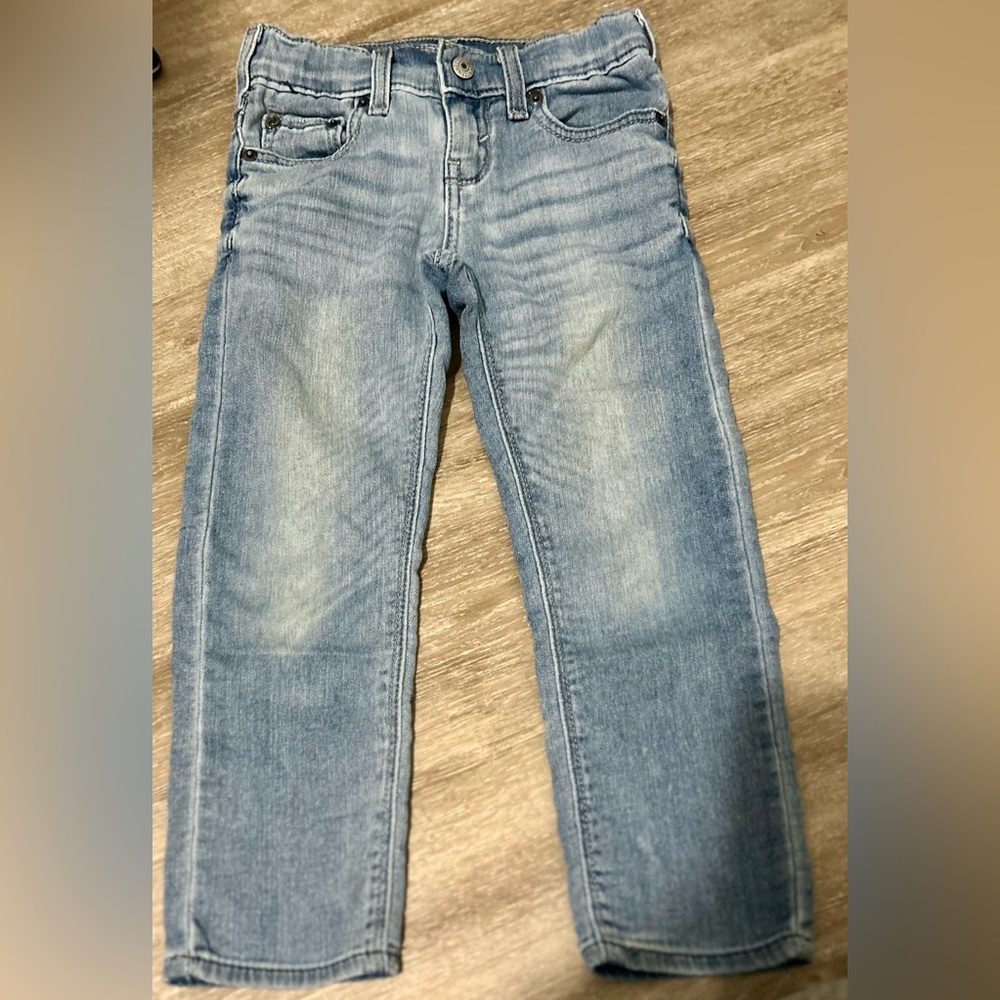 Boys denim jeans. Denizen by Levi’s. Gently worn good condition. Size 5 Slim